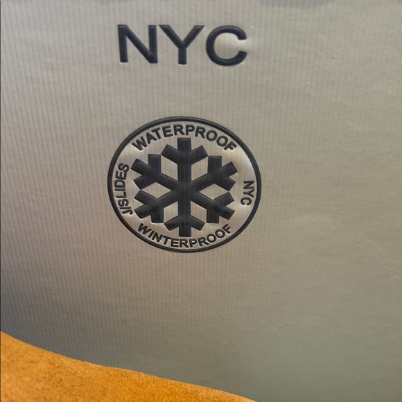 🎁🎄Final Price🎄🎁  J SLIDES Tan Sneakers with Fur Trim NIB - Picture 2 of 8